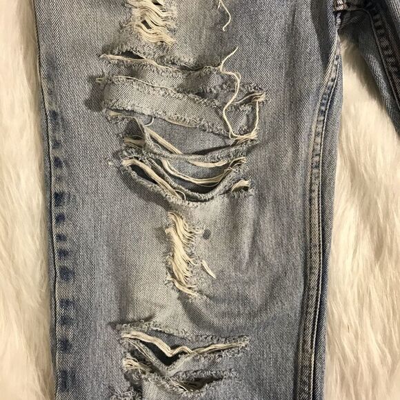 Levi’s    - Picture 3 of 8